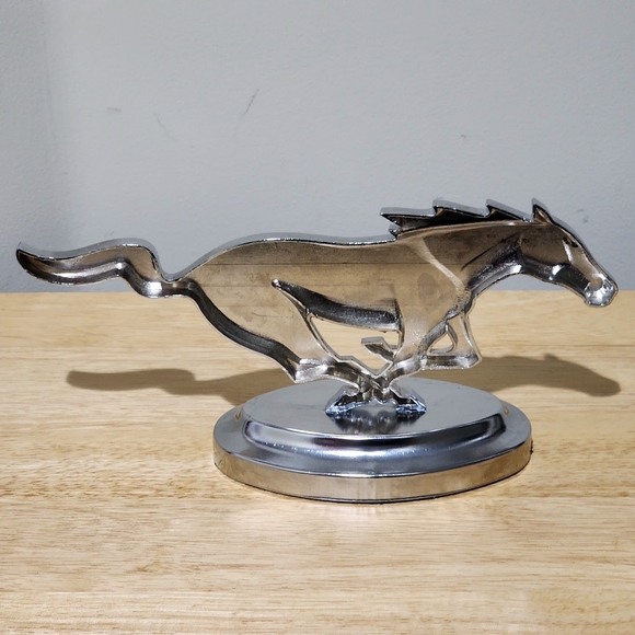 Chrome Mustang 11" W x 3.5" D on stand - Picture 9 of 12